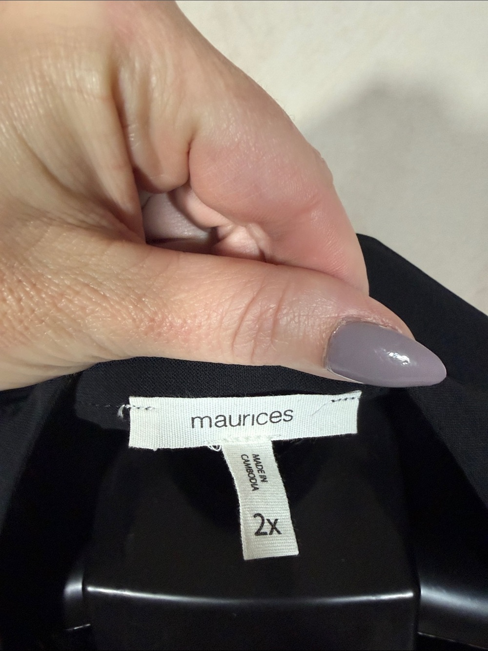 Maurice’s Women's Black Split-Neck Roll-Sleeve Tunic Top Size 2X - Picture 4 of 4